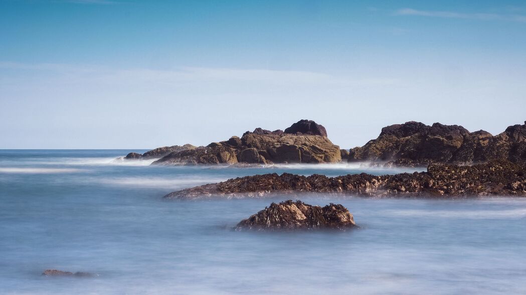 石头与大海的交响，绝美自然风景4K壁纸，3840x2160超清下载