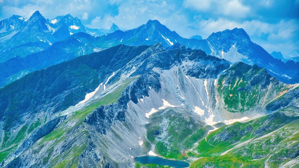 绝美山脉湖泊鸟瞰，4K高清壁纸，3840x2160超清大图免费下载