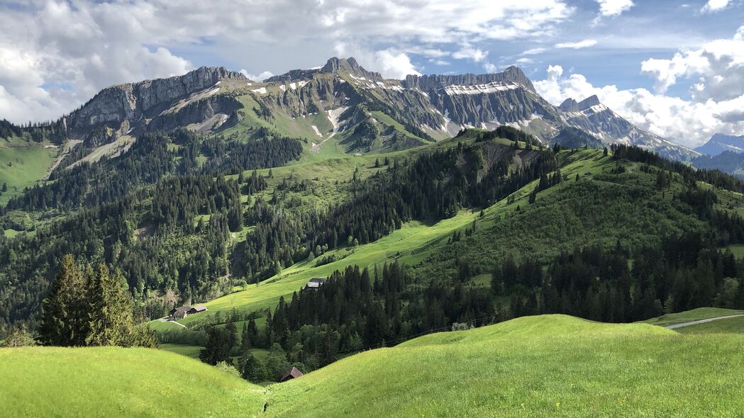 山坡谷草自然美景，精选4K高清壁纸，3840x2160分辨率，免费下载