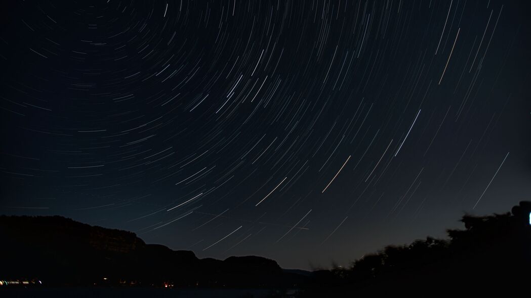 夜间星辉冰灯剪影，高清4K山丘壁纸，3840x2160超清背景图片下载