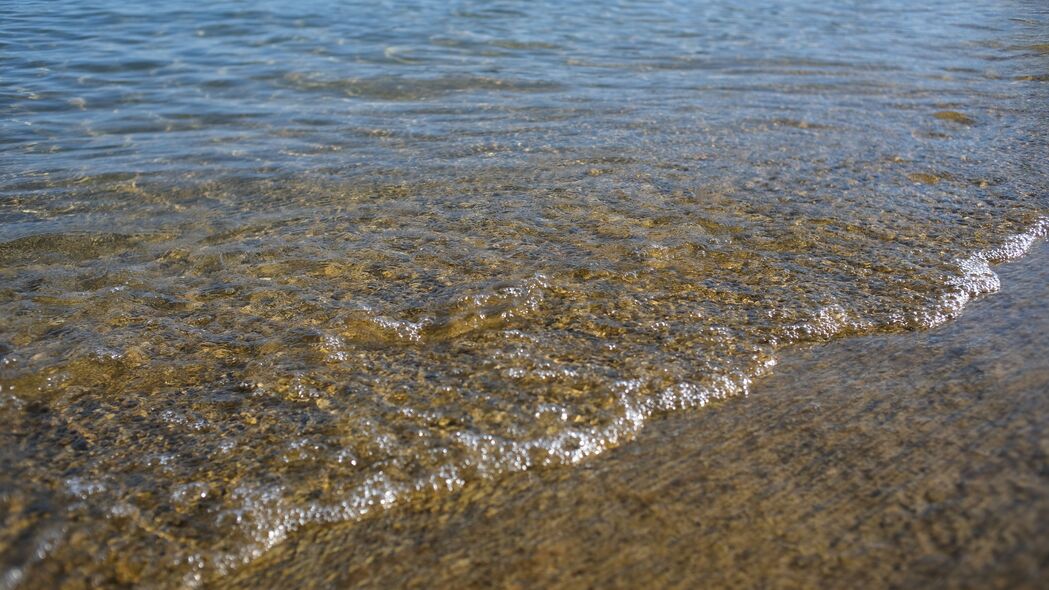 海波水景4K超高清壁纸，底部特写，3840x2160精美画质，一键下载