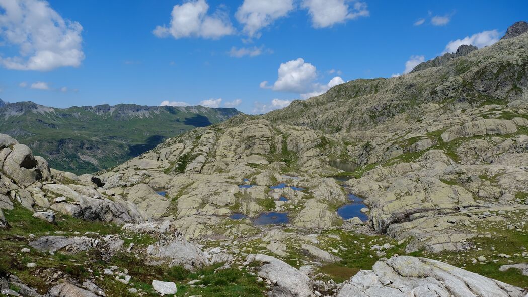 山石水景浮雕4K超清壁纸，3840x2160高清风景图片，一键下载