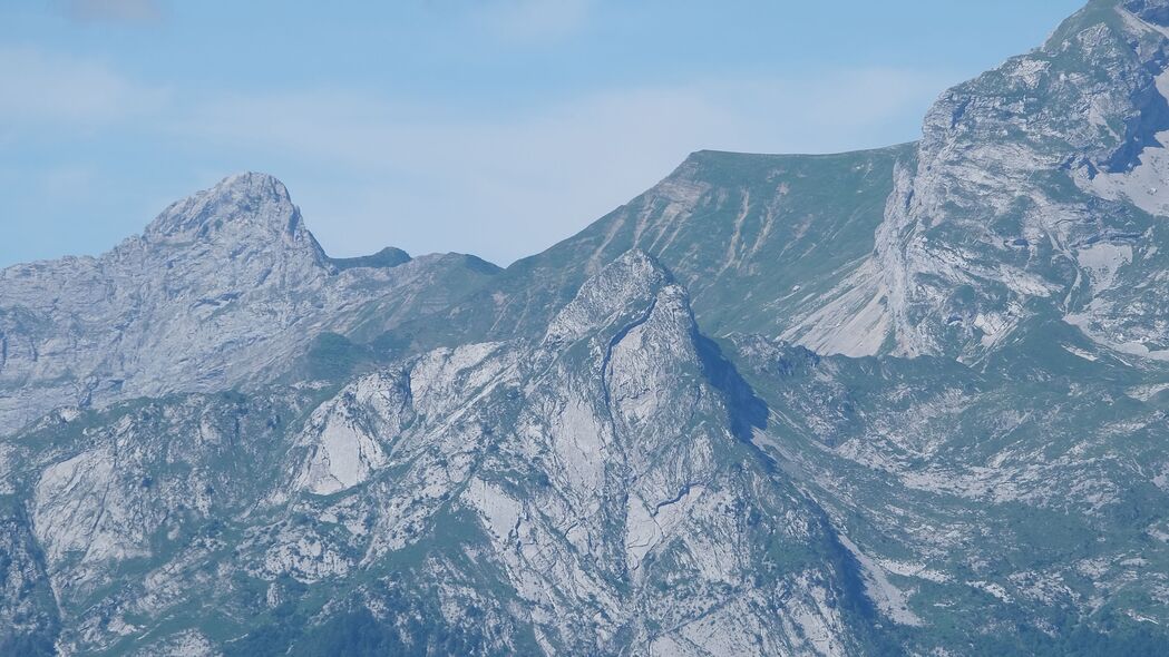 自然山脉浮雕，高清4K树木斜坡壁纸，3840x2160超清下载