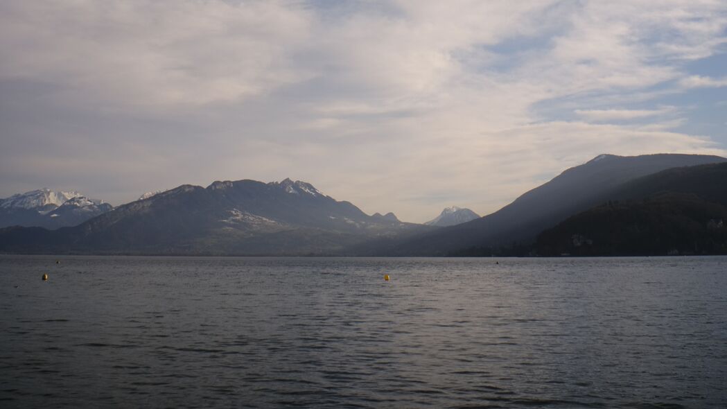 湖山云景绝美呈现，3840x2160超清4K壁纸，高清下载尽享自然之美