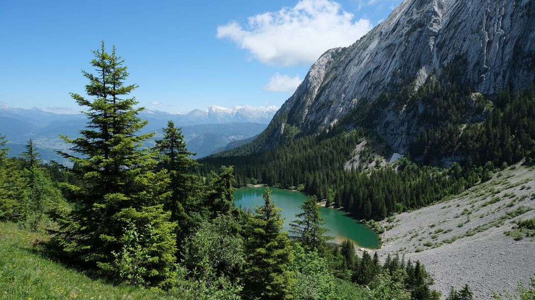4K超高清壁纸下载，树湖森林山景，3840x2160精美风景图片