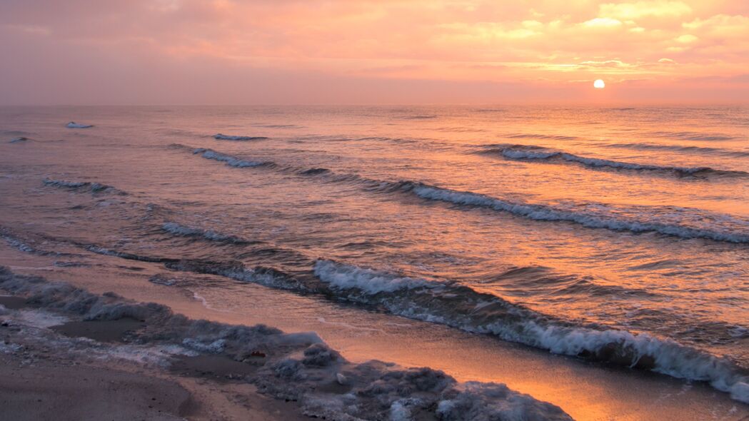 4K超高清壁纸，日落海浪地平线，大海美景尽在眼前，3840x2160免费下载