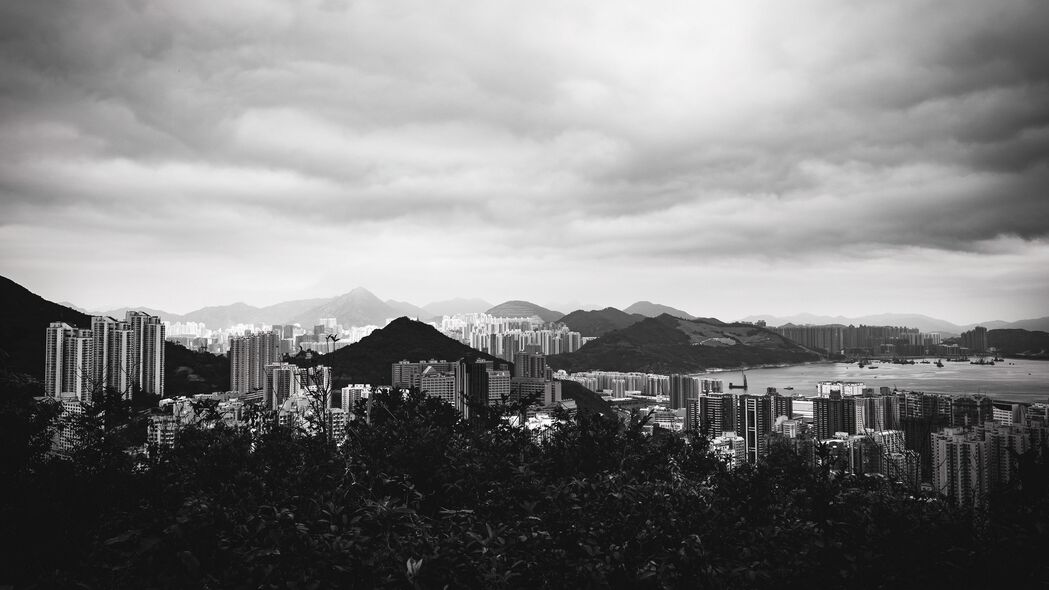 香港建筑山川黑白4K超清壁纸，3840x2160高清背景图片，免费下载