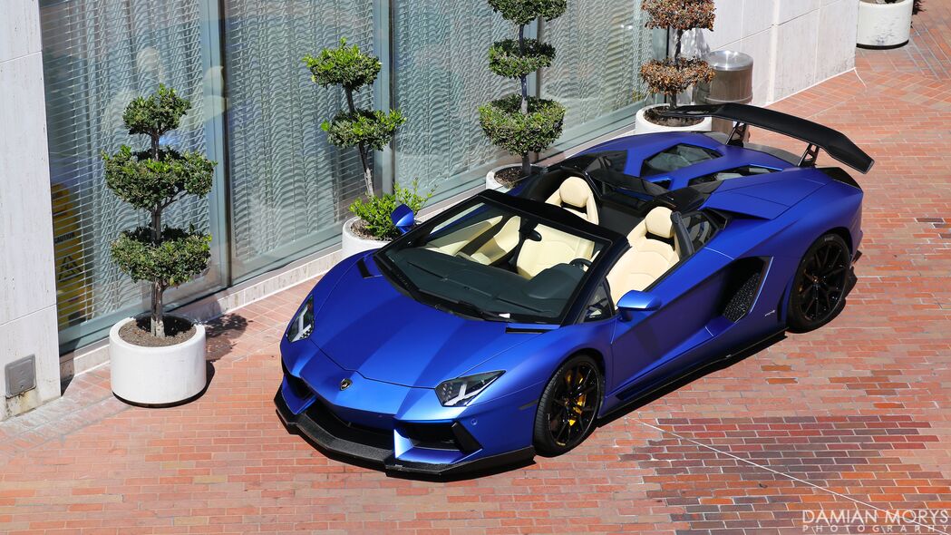 兰博基尼Aventador蓝色跑车4K高清壁纸，3840x2160分辨率下载