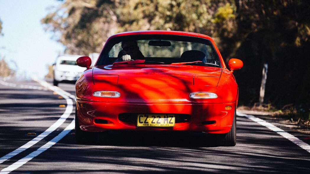 马自达RX-7红色正面4K超清壁纸，高清3840x2160汽车图片免费下载