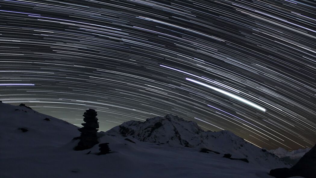 雪夜星空长曝光，石头静谧映星光，4K高清壁纸，3840x2160极致美景下载