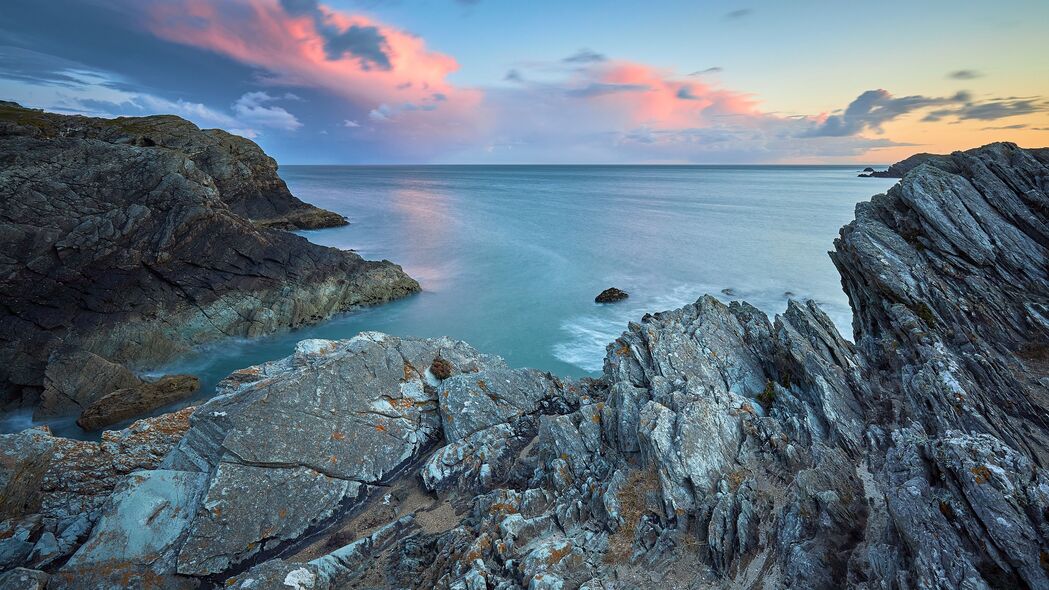 高清自然美景，岩石石头大海地平线4K壁纸，3840x2160超清画质下载