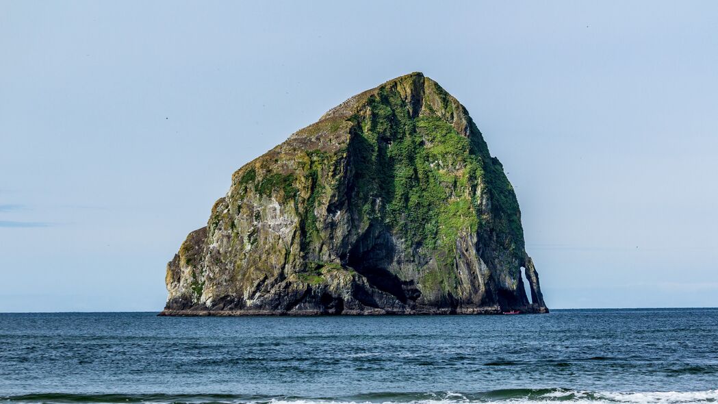 海洋岩石海岸风光，4K高清壁纸，3840x2160超清分辨率，一键下载