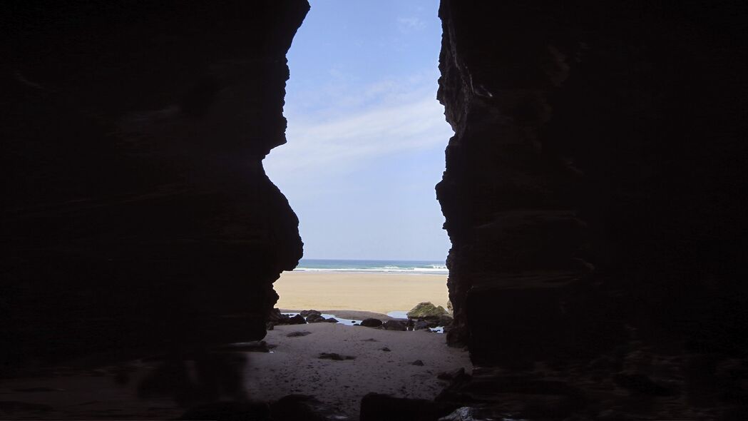 绝美自然风景，洞穴、海滩、大海4K高清壁纸，3840x2160分辨率，免费下载