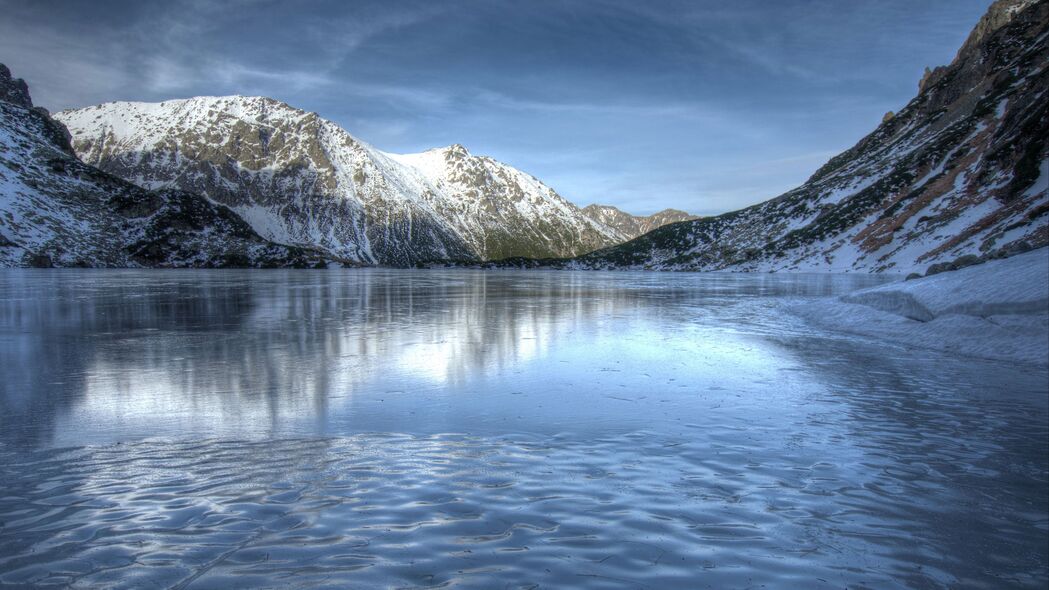 绝美山脉湖泊冰雪风光，高清4K壁纸，3840x2160分辨率，免费下载