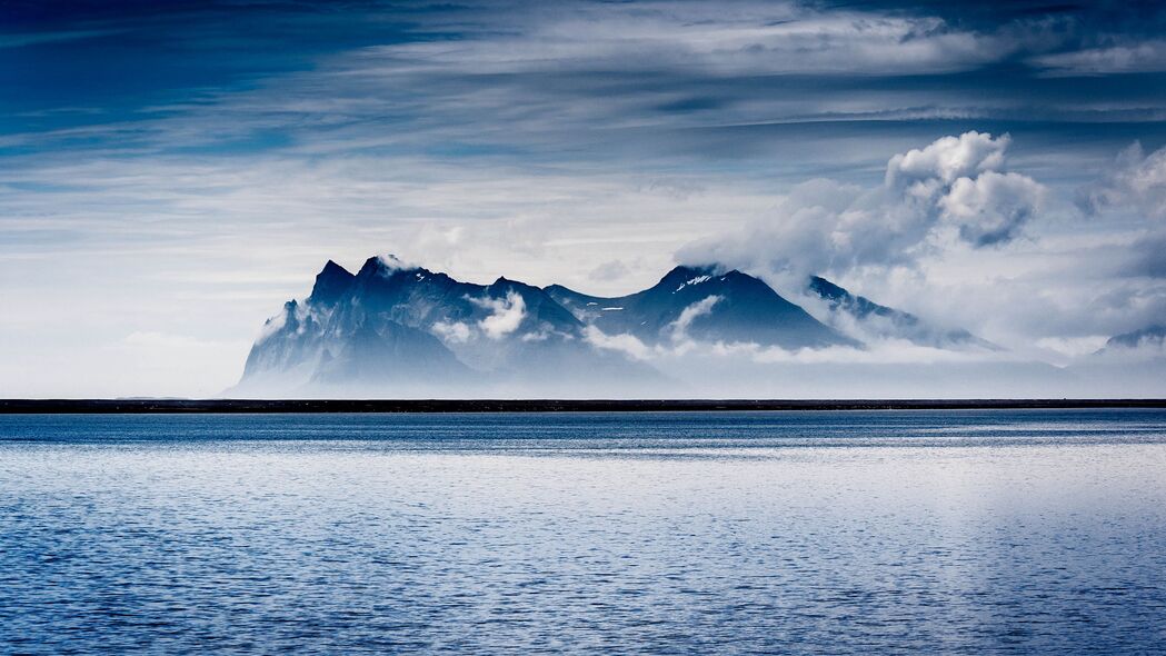 山雾海云绝美4K壁纸，3840x2160高清风景图片，一键下载！
