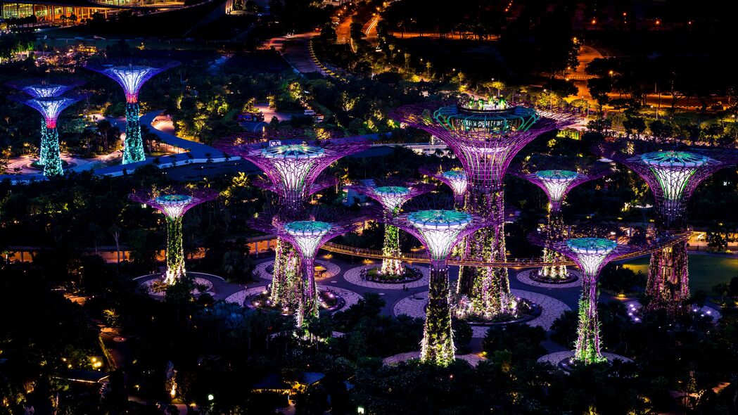 建筑夜景灯光璀璨，深色辉光4K壁纸，超清3840x2160背景图片下载
