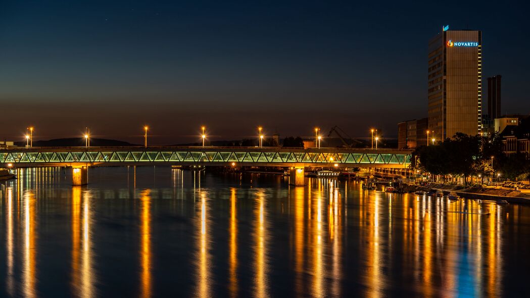 夜晚河流桥梁璀璨灯光，4K超清壁纸，高清3840x2160背景图片下载