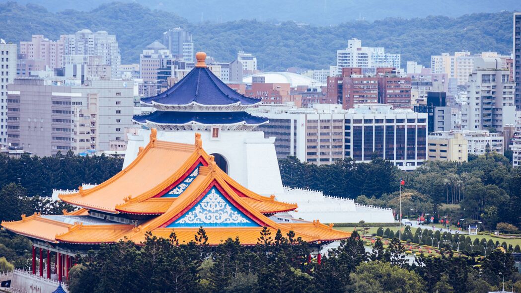 塔尖之城，绝美4K建筑屋顶壁纸，3840x2160高清风景图片下载