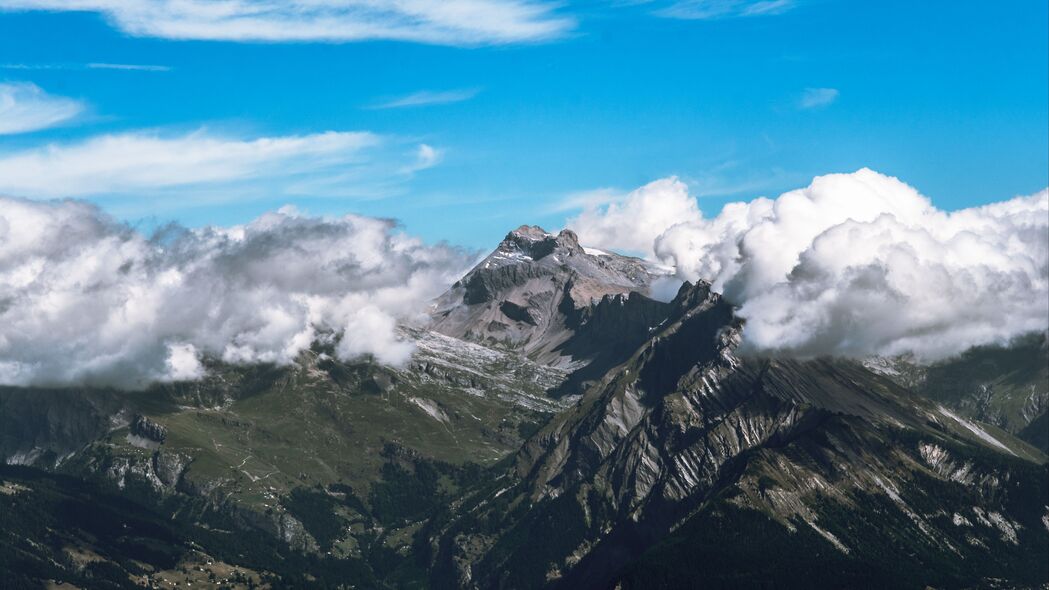 绝美山脉斜坡云景，自然风光4K壁纸，高清3840x2160下载