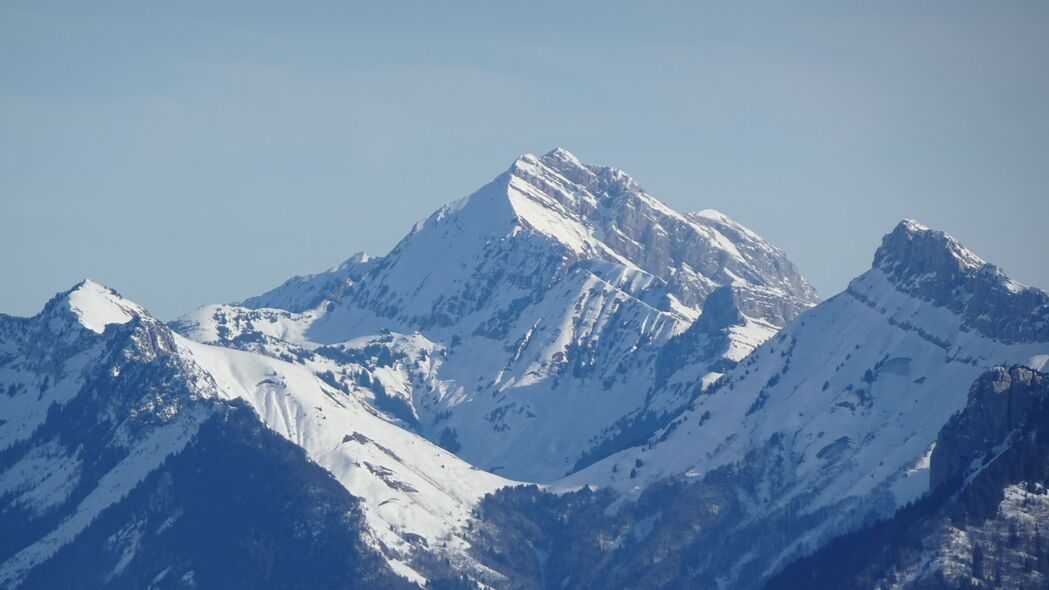 4K超清自然美景，壮丽山脉雪峰景观，3840x2160高清壁纸下载