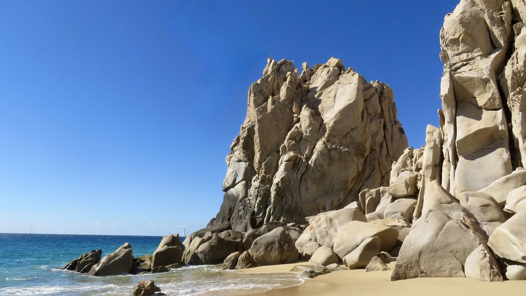 海岸岩石海景高清4K壁纸，自然风景绝美呈现，3840x2160分辨率免费下载