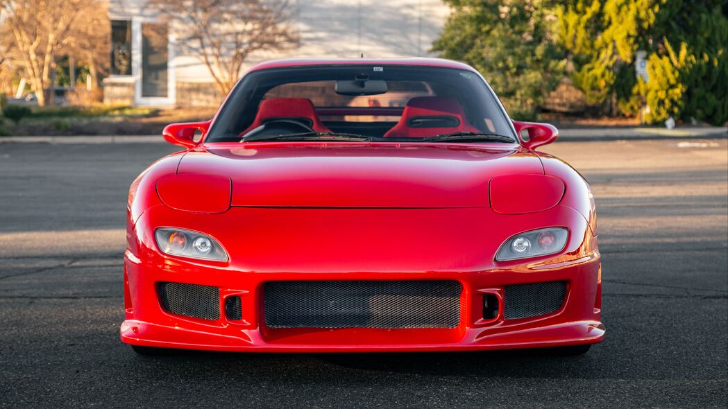 马自达RX-7红色高清4K壁纸，3840x2160汽车图片，精美绝伦等你来下载！
