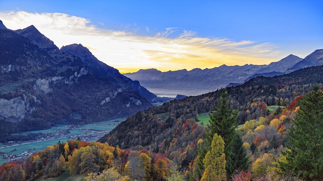 秋季山脉森林4K超清壁纸，树木景观与动物美图，3840x2160高清下载