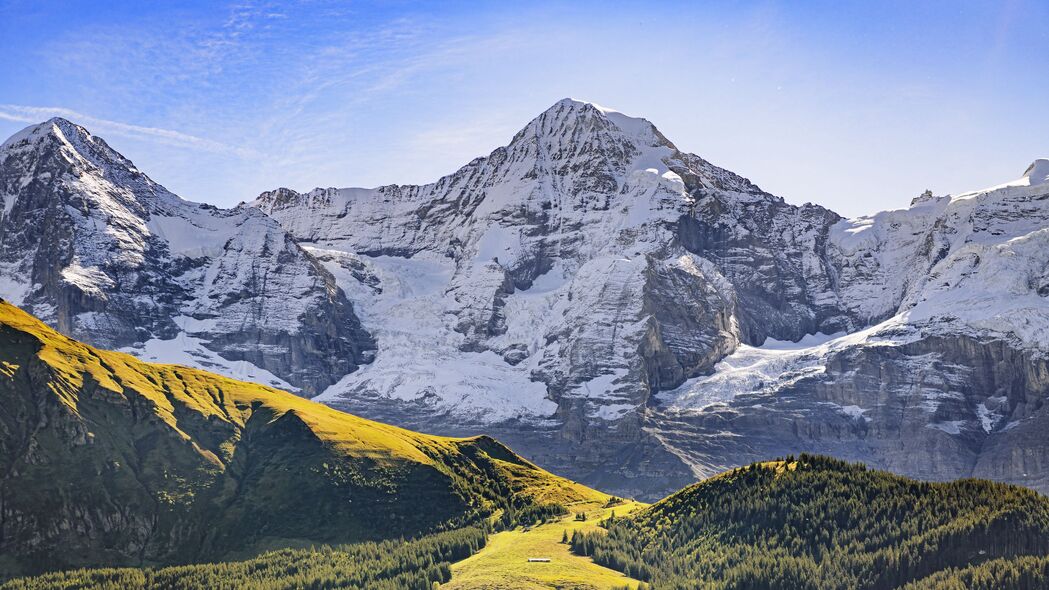 绝美山脉浮雕雪景，树木葱郁自然风光，4K高清壁纸3840x2160免费下载