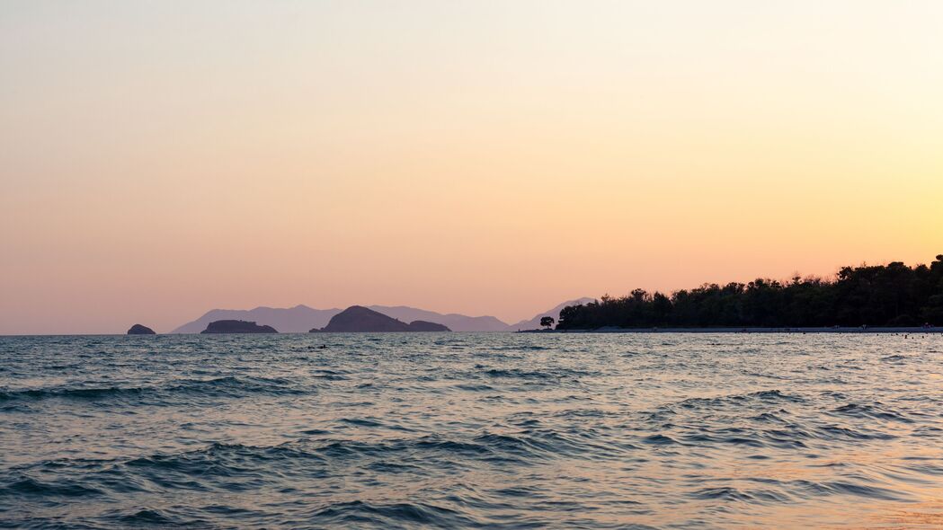 绝美树山海景，4K高清壁纸，波浪水纹，3840x2160超高清下载