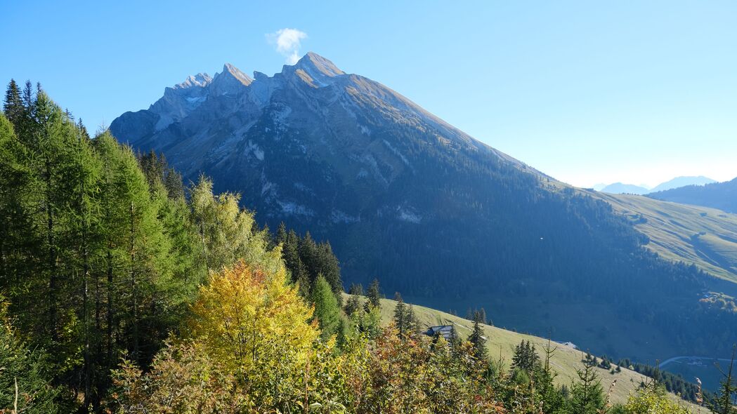 山峰树影，自然奇观，畅享4K超清壁纸3840x2160，高清风景图任你下载