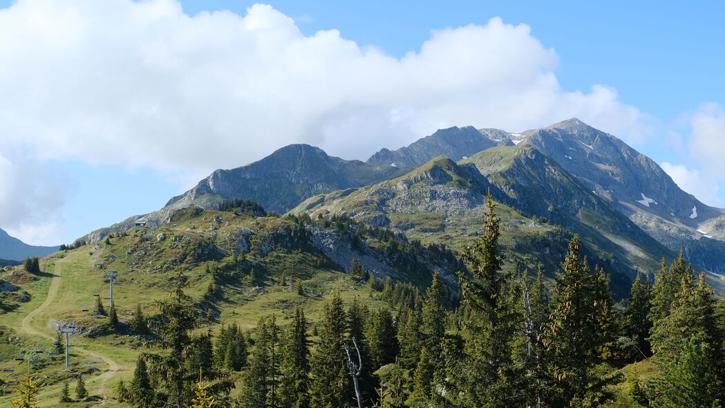 山脉森林浮雕美景，自然4K高清壁纸，3840x2160分辨率下载