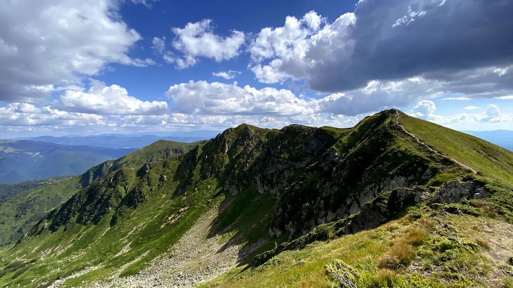 4K高清自然风景壁纸，山川草木云卷云舒，3840x2160分辨率免费下载