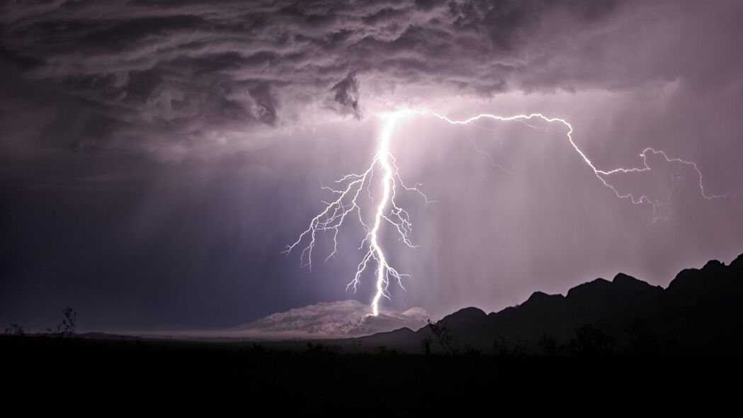 雷暴闪电夜，深色4K超清壁纸，3840x2160高清大图，免费下载