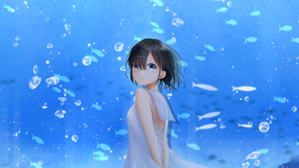 动漫女孩微笑瞬间，蓝色水族馆鱼群畅游，4K超高清壁纸下载