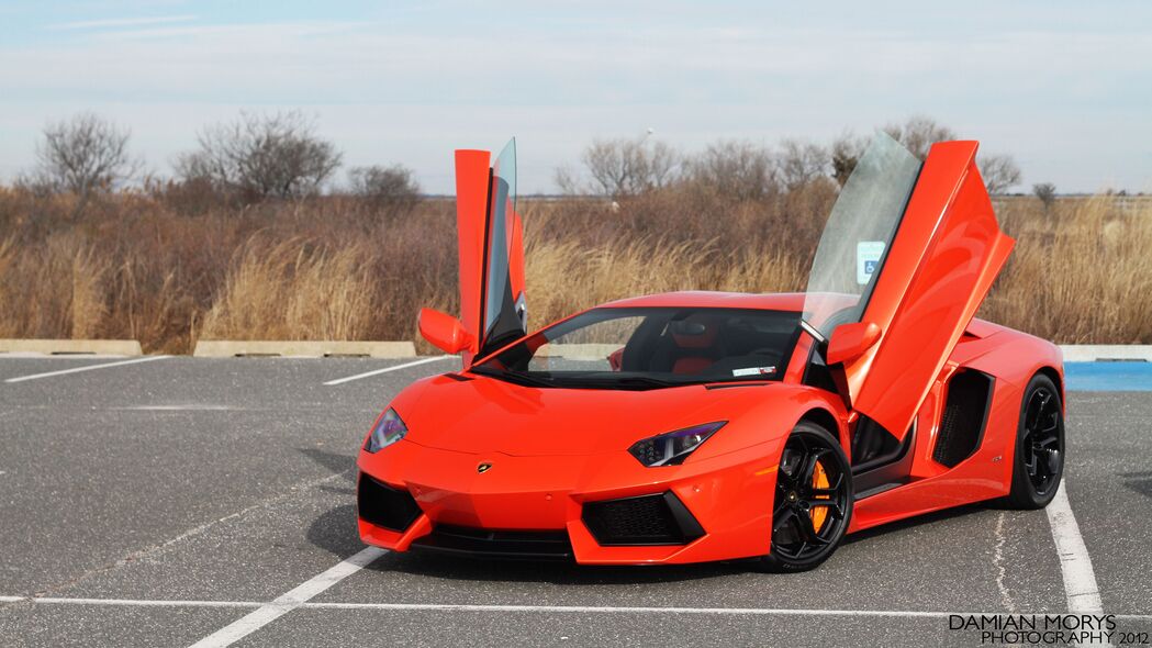 兰博基尼Aventador跑车，惊艳红色4K壁纸，高清3840x2160下载