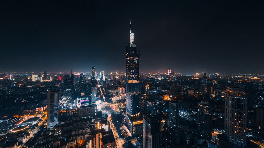 城市夜景鸟瞰，璀璨建筑灯光4K高清壁纸，3840x2160分辨率免费下载