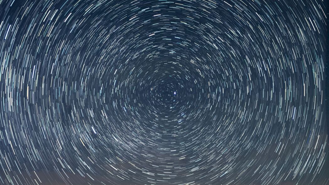 星空旋转长曝光，深色夜晚4K壁纸，高清3840x2160背景图片，一键下载