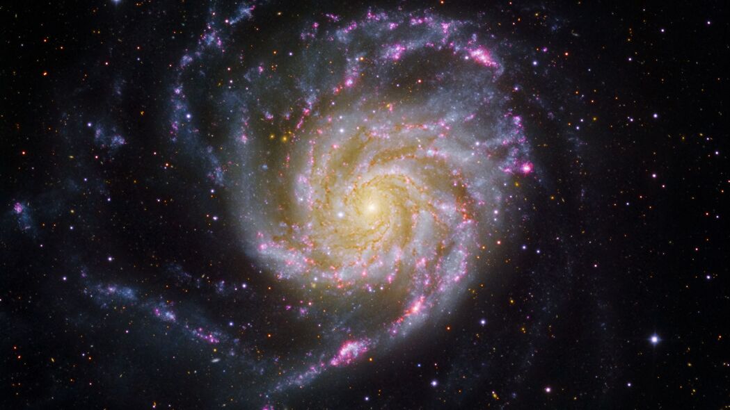 风车星系辉光璀璨，4K超高清太空恒星壁纸，3840x2160分辨率，免费下载