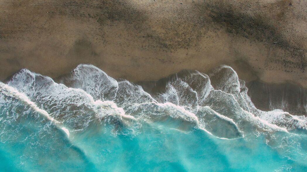 海滩海浪鸟瞰，绝美海洋景观，3840x2160超清4K壁纸下载