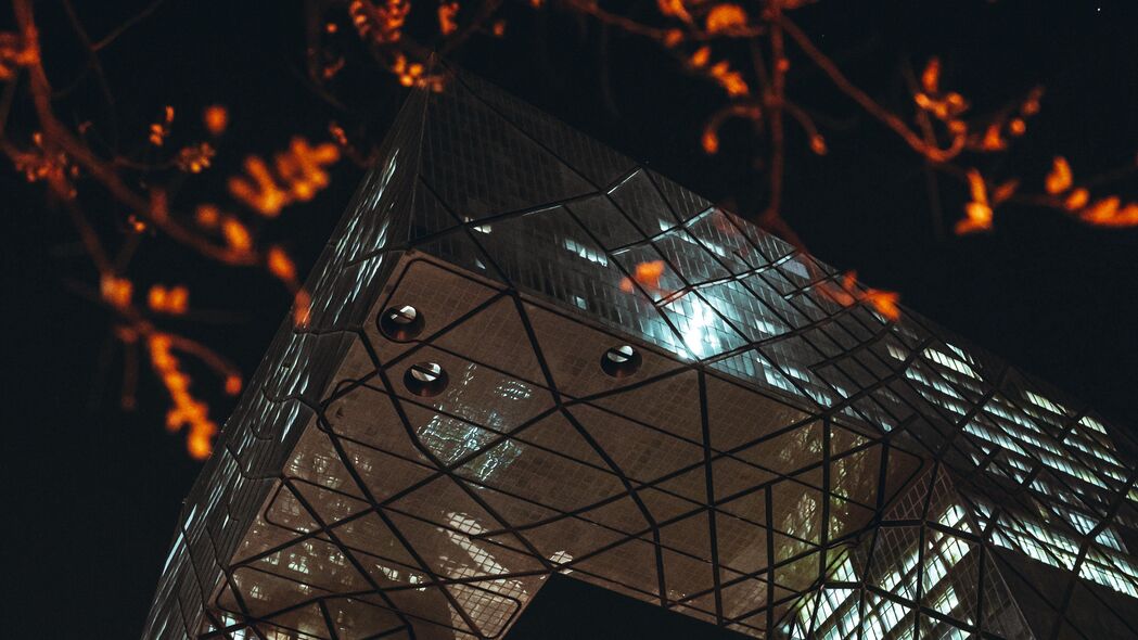 建筑之美，夜晚深色4K超高清壁纸，3840x2160分辨率，免费下载