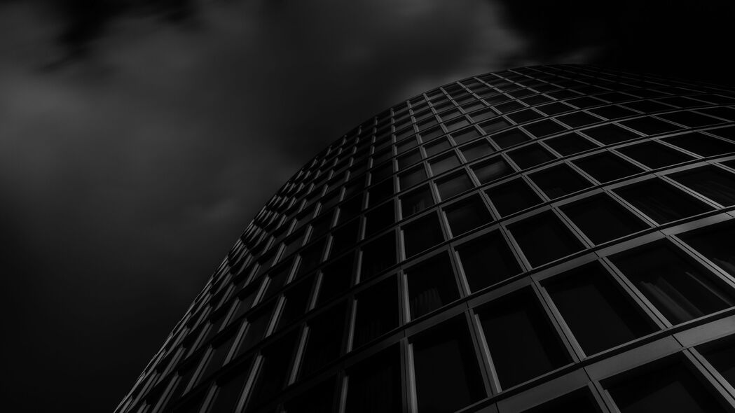 建筑窗户仰视图，黑白4K超清壁纸，3840x2160高清背景图片免费下载