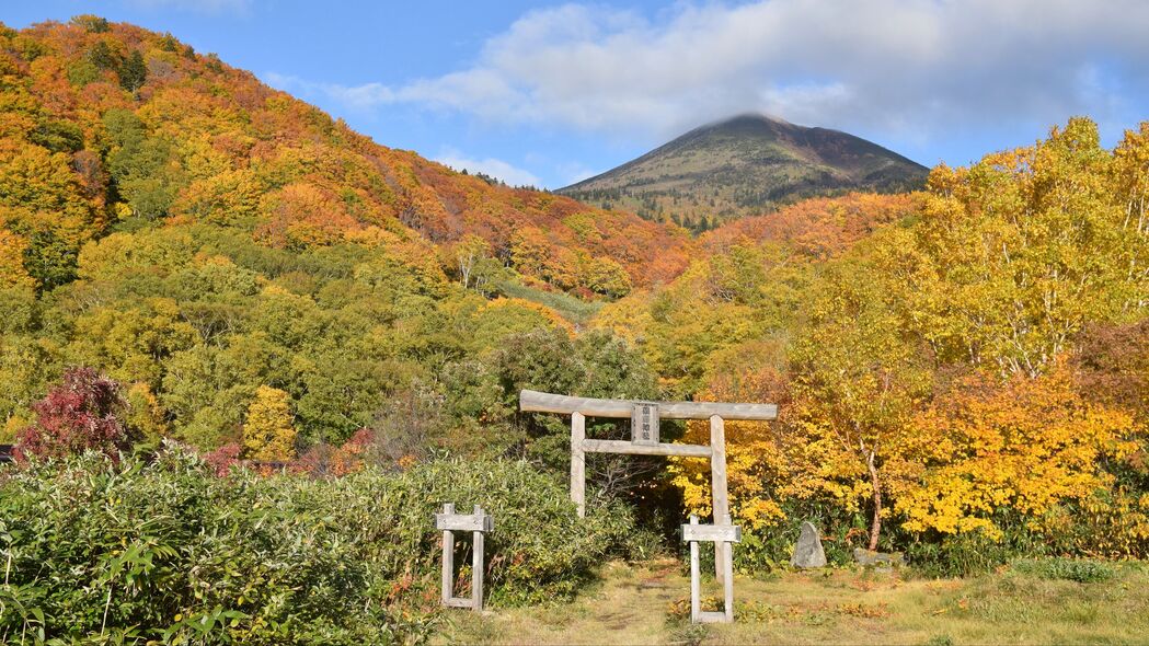 日本森林山脉绝美风景，4K高清Torii壁纸，3840x2160分辨率，一键下载