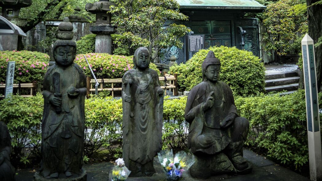 神像与宗教树木，绝美4K高清壁纸，3840x2160分辨率，免费下载