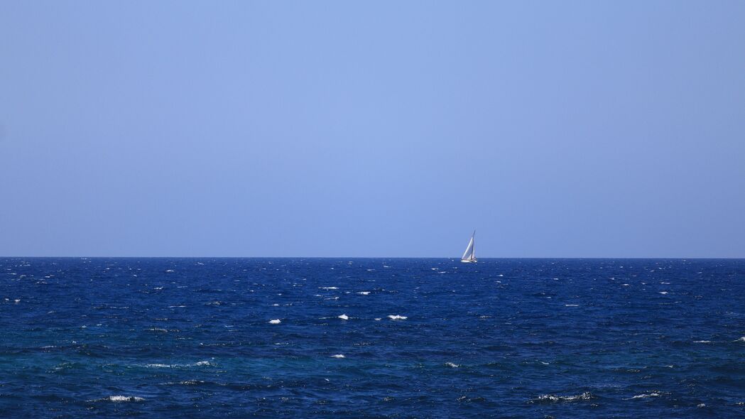 极简蓝色海船波浪4K壁纸，高清3840x2160背景图片，免费下载