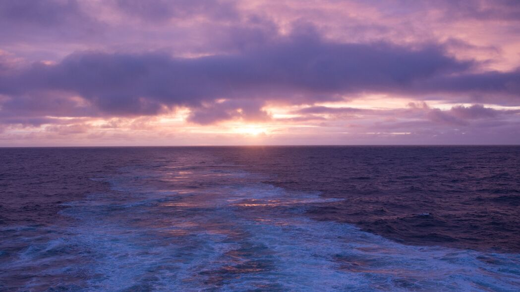 大海日落，绝美海浪映日，水天一线4K高清壁纸，3840x2160分辨率免费下载