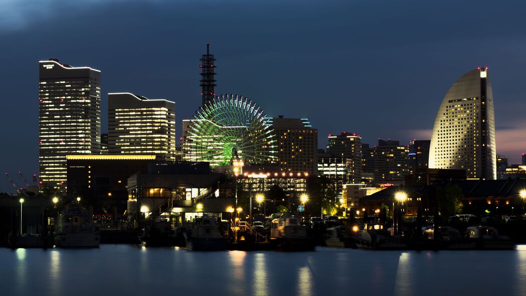夜城璀璨，摩天轮与建筑交相辉映，超清4K水景壁纸（3840x2160）下载