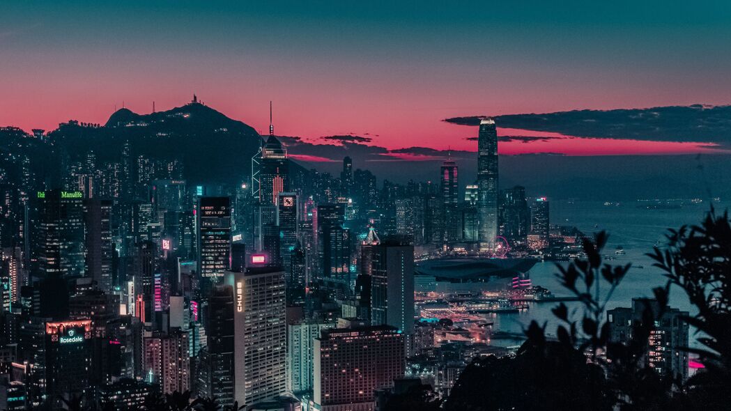 城市鸟瞰，黄昏建筑灯光秀，4K超清壁纸，3840x2160高清下载