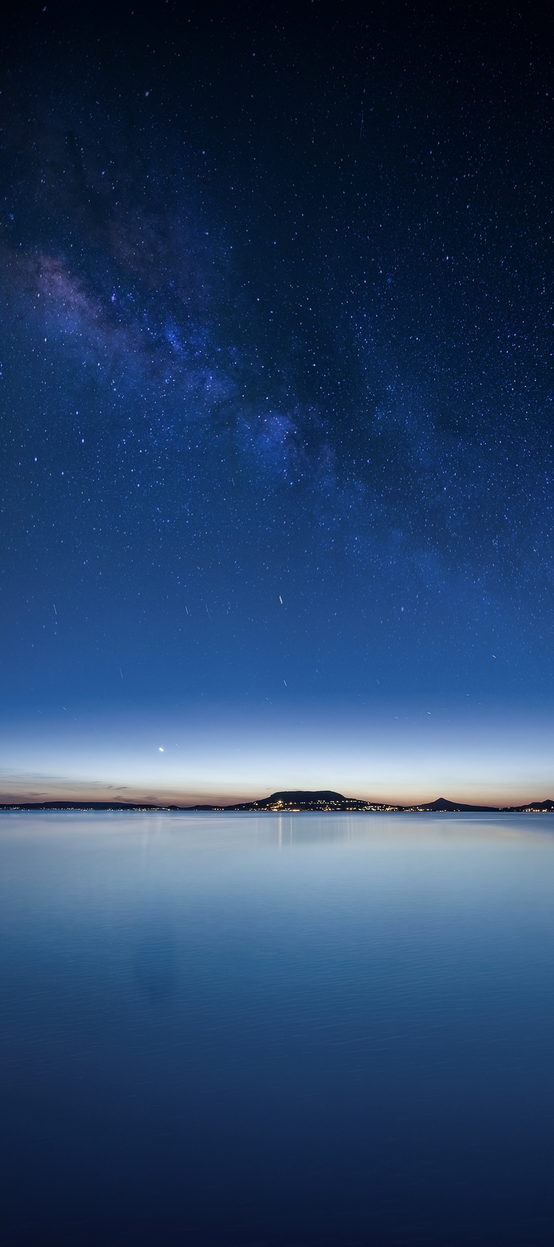 星空与汽车背景高清JPG，另类图片素材，一键下载