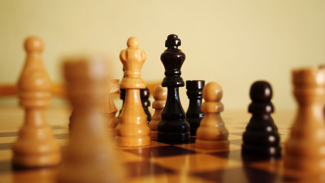 国际象棋王者对决，精美4K壁纸，3840x2160高清背景图片，免费下载