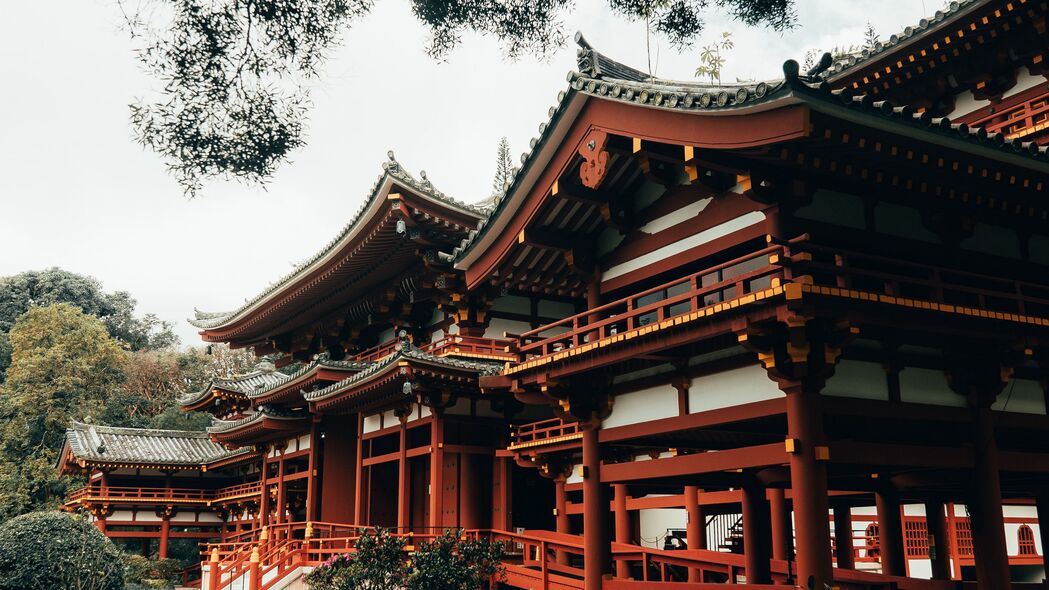 宝塔古寺湖光掠影，绝美4K建筑壁纸，高清3840x2160背景图片，一键下载
